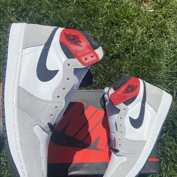 Jordan 11 smoke greys - Picture 2 of 2